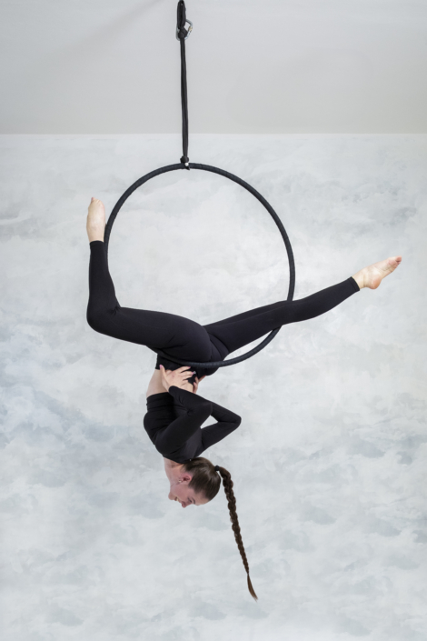 Ukázková lekce aerial hoop pro teens v Polegymu