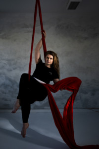Ukázková lekce aerial silks, open class v Polegymu Kladno - neděle 6.9. 17:30